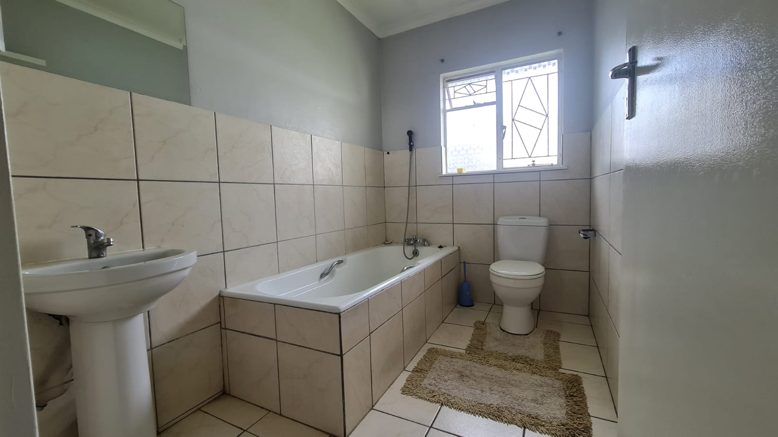 7 Bedroom Property for Sale in Brandwag Free State